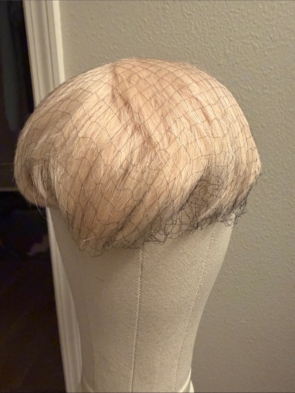 Blonde Short Wig Cap with Protective Net TOPPER Humana hair